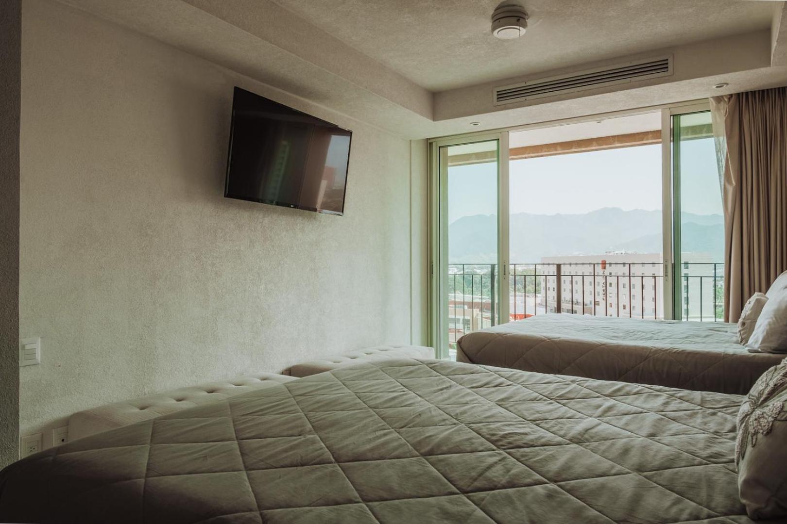Grand Venetian Beachfront Condos بويرتو فالارتا المظهر الخارجي الصورة