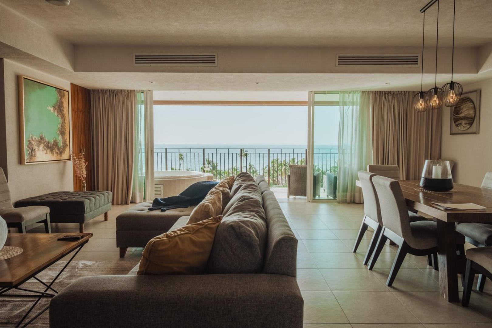 Grand Venetian Beachfront Condos بويرتو فالارتا المظهر الخارجي الصورة