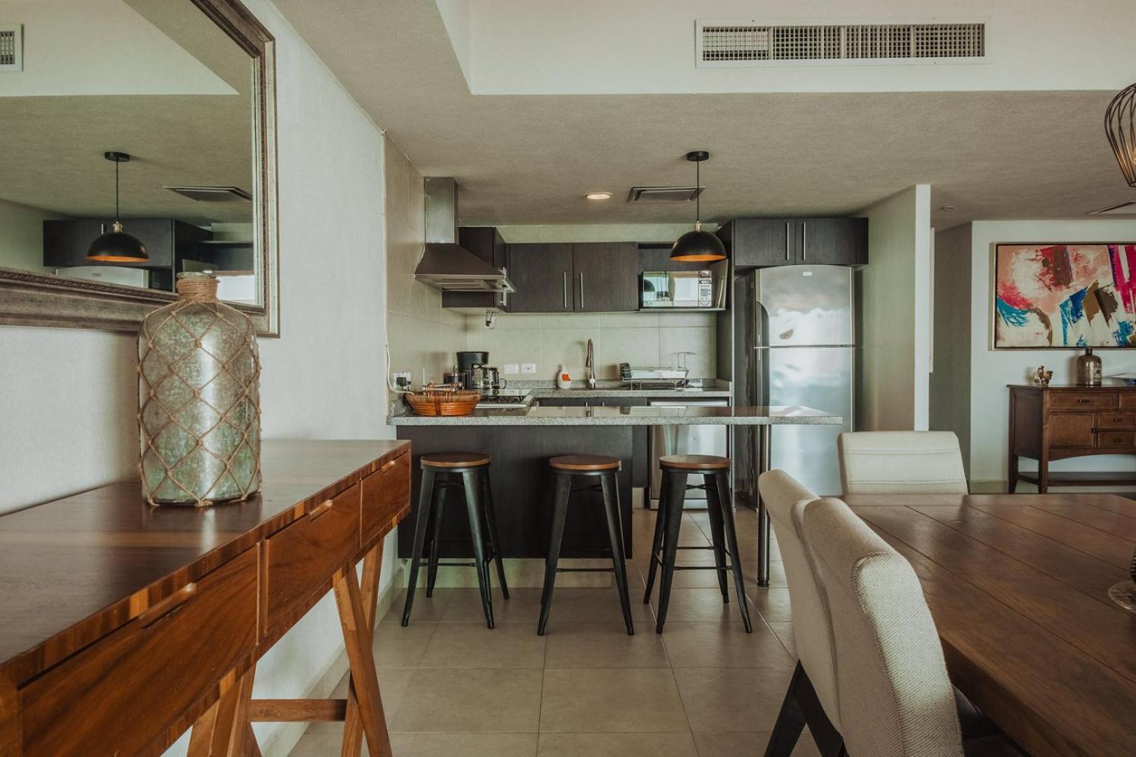 Grand Venetian Beachfront Condos بويرتو فالارتا المظهر الخارجي الصورة