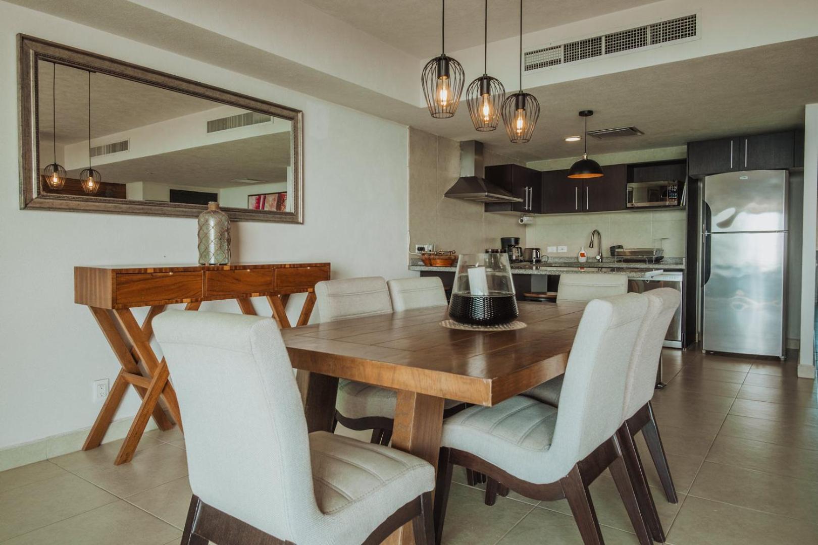 Grand Venetian Beachfront Condos بويرتو فالارتا المظهر الخارجي الصورة