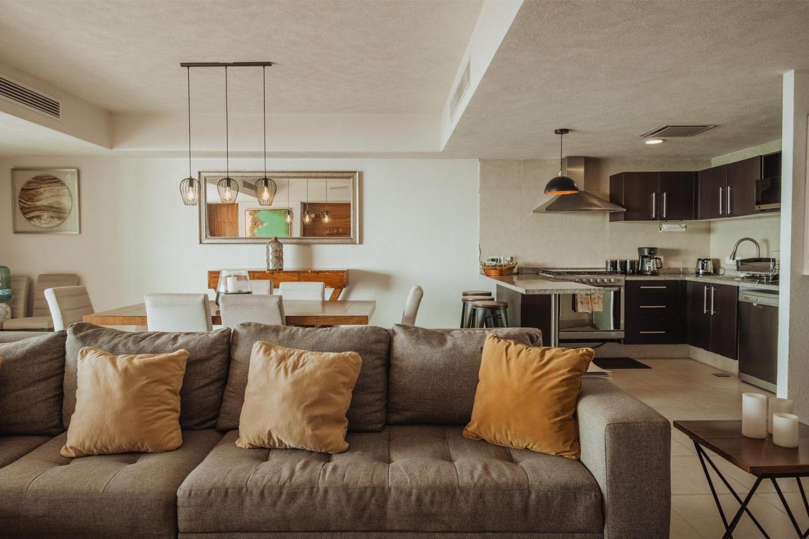 Grand Venetian Beachfront Condos بويرتو فالارتا المظهر الخارجي الصورة