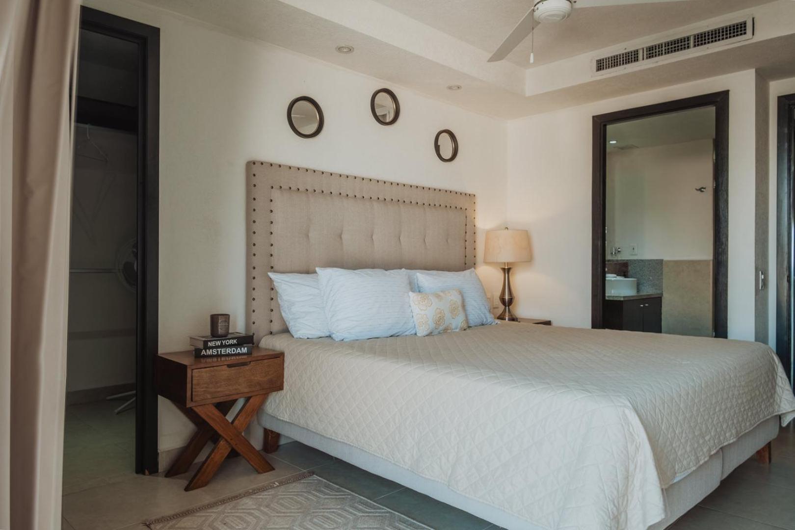 Grand Venetian Beachfront Condos بويرتو فالارتا المظهر الخارجي الصورة