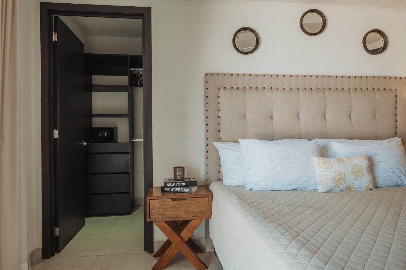 Grand Venetian Beachfront Condos بويرتو فالارتا المظهر الخارجي الصورة