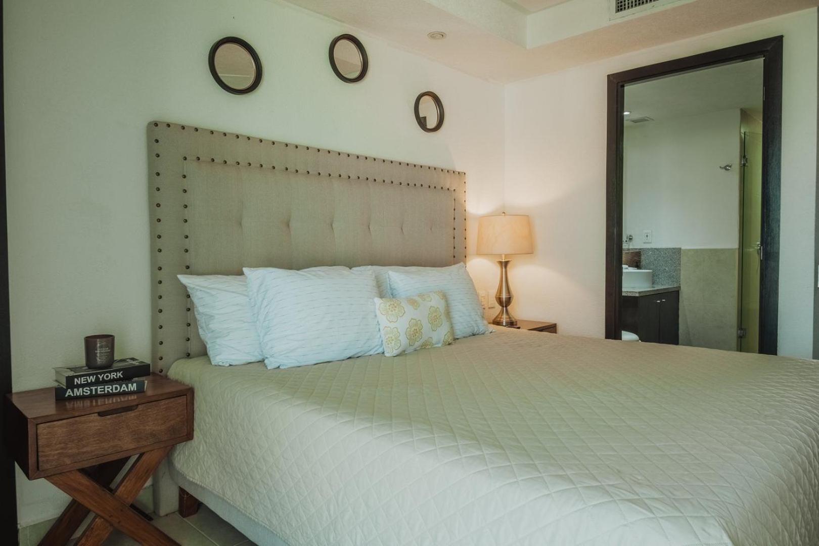 Grand Venetian Beachfront Condos بويرتو فالارتا المظهر الخارجي الصورة