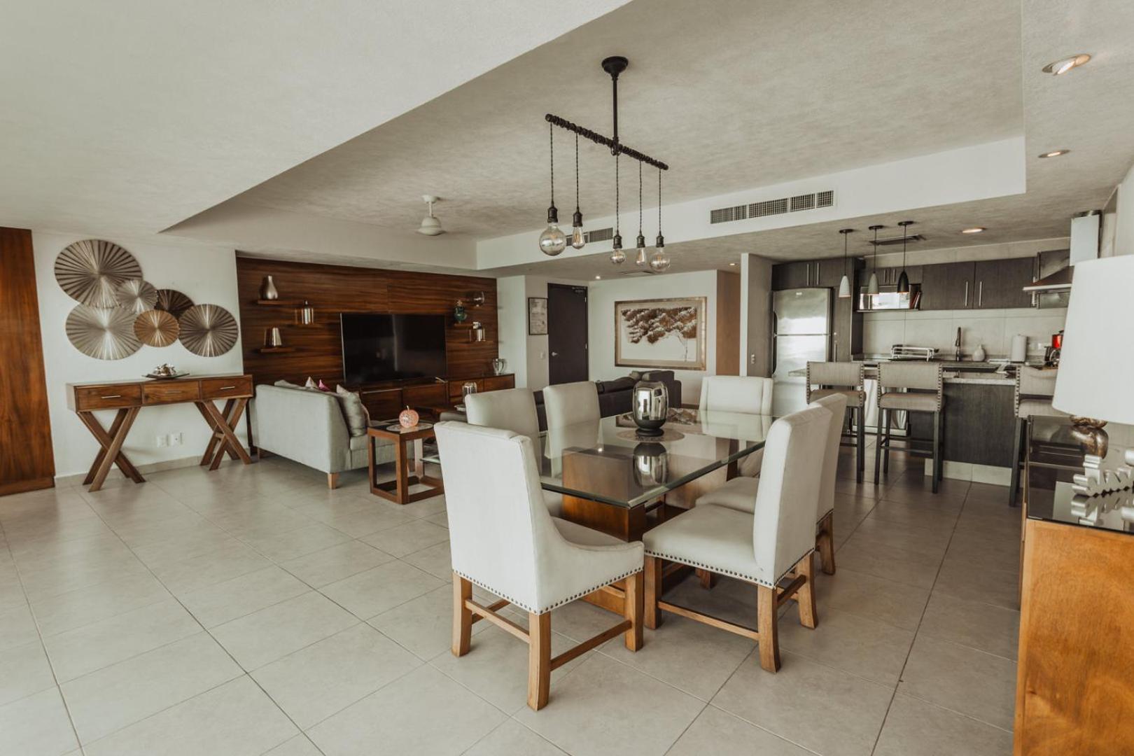 Grand Venetian Beachfront Condos بويرتو فالارتا المظهر الخارجي الصورة