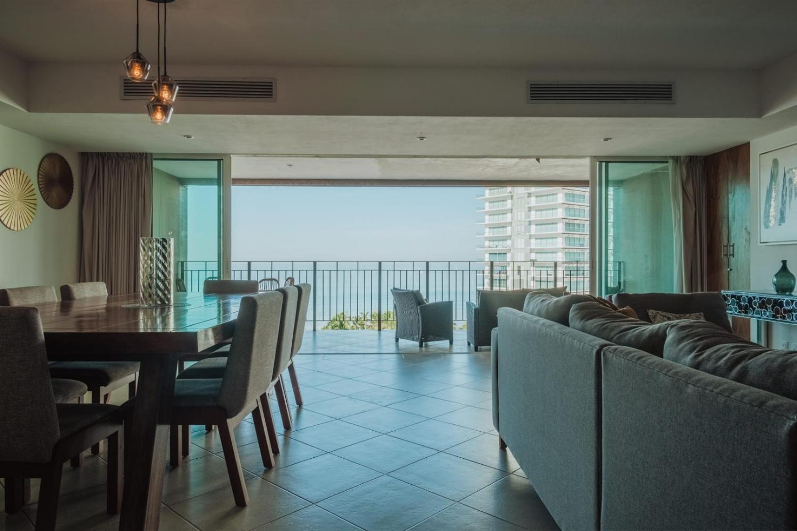 Grand Venetian Beachfront Condos بويرتو فالارتا المظهر الخارجي الصورة